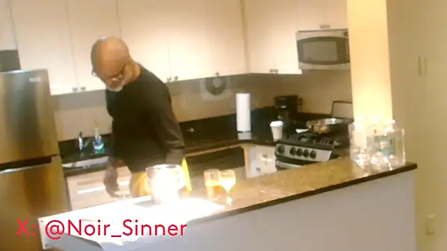 sinnernoir online show from February 24, 2:59 pm