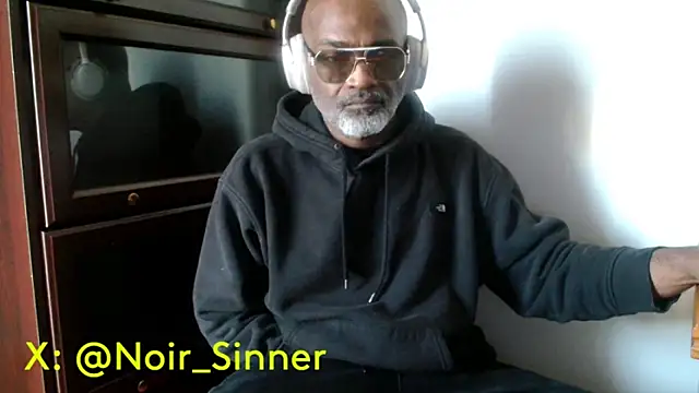 sinnernoir online show from May 4, 1:07 pm