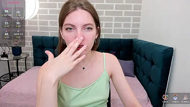 Snapshot of marie_reyes_ chatting on September 10, 1:27 am marie reyes  online show from September 10, 1:27 am