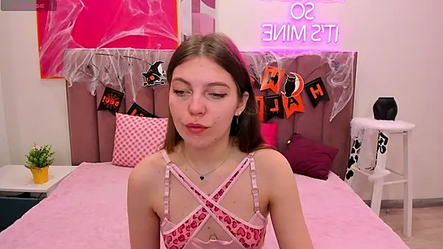 Snapshot of marie_reyes_ chatting on October 31, 1:39 am marie reyes  online show from October 31, 1:39 am