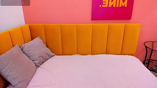 Snapshot of marie_reyes_ chatting on February 2, 1:59 am marie reyes online show from February 2, 1:59 am