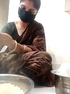 Snapshot of Cute-Aadhvita chatting on November 2, 12:18 pm Cute-Aadhvita online show from November 2, 12:18 pm