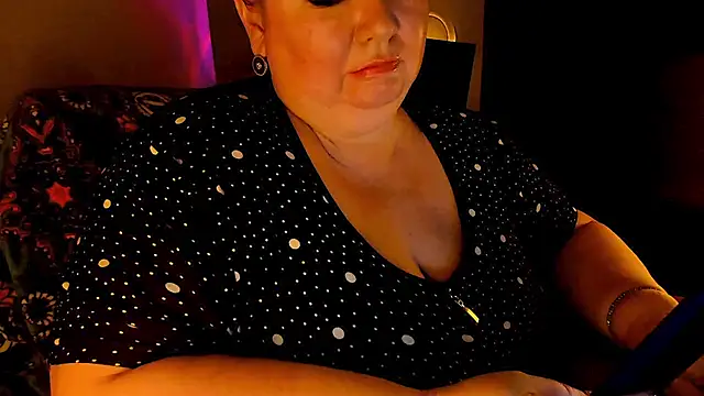 SexxyDreams1 online show from December 14, 9:40 am