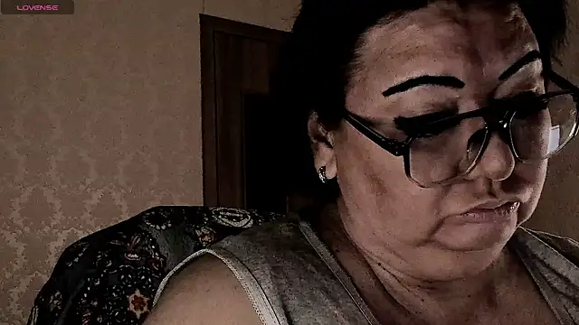 Snapshot of SexxyDreams1 chatting on March 22, 12:03 am SexxyDreams1 online show from March 22, 12:03 am