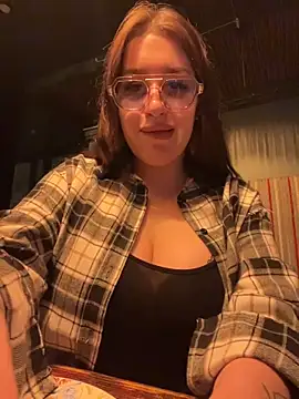 Snapshot of VikiDemi chatting on February 9, 3:16 pm VikiDemi online show from February 9, 3:16 pm