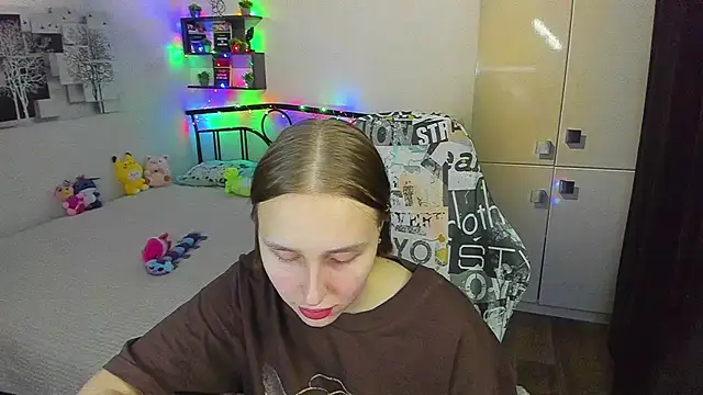 LinaTruly online show from May 1, 9:08 pm