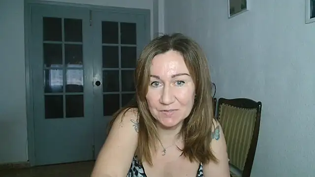 Snapshot of TamaraSweetxo chatting on March 3, 7:32 am TamaraSweetxo online show from March 3, 7:32 am