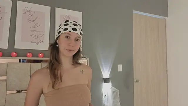 jolie lov online show from October 28, 1:03 pm