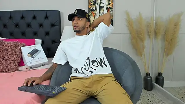 Robin Rief online show from March 1, 3:32 am