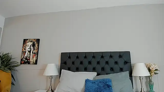 Robin Rief online show from October 2, 3:35 am