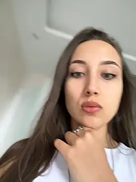 Snapshot of VelvetVixenI chatting on November 4, 11:09 am VelvetVixenI online show from November 4, 11:09 am