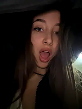 Snapshot of VelvetVixenI chatting on November 18, 6:01 pm VelvetVixenI online show from November 18, 6:01 pm