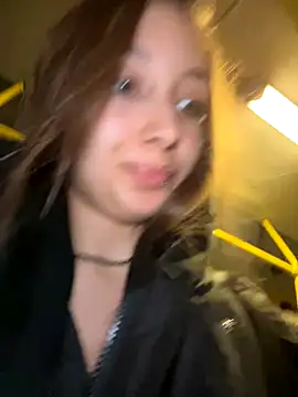 Snapshot of VelvetVixenI chatting on November 21, 4:27 pm VelvetVixenI online show from November 21, 4:27 pm