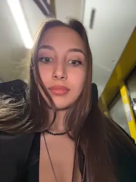 Snapshot of VelvetVixenI chatting on November 24, 7:13 pm VelvetVixenI online show from November 24, 7:13 pm