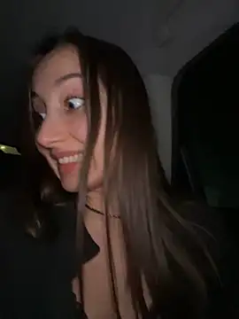 Snapshot of VelvetVixenI chatting on December 13, 7:53 pm VelvetVixenI online show from December 13, 7:53 pm