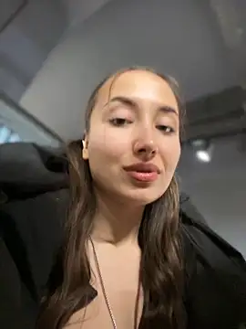 Snapshot of VelvetVixenI chatting on December 16, 6:24 pm VelvetVixenI online show from December 16, 6:24 pm