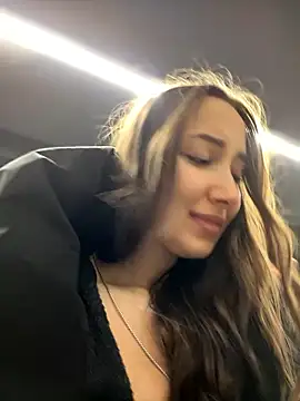 Snapshot of VelvetVixenI chatting on December 21, 8:16 pm VelvetVixenI online show from December 21, 8:16 pm