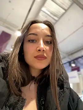 Snapshot of VelvetVixenI chatting on January 17, 4:43 pm VelvetVixenI online show from January 17, 4:43 pm