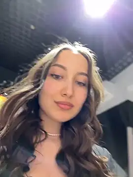 Snapshot of VelvetVixenI chatting on February 6, 3:59 pm VelvetVixenI online show from February 6, 3:59 pm