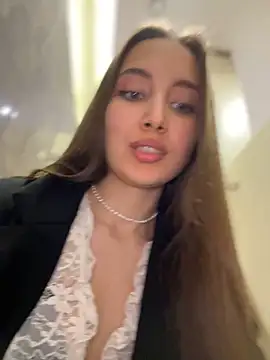 Snapshot of VelvetVixenI chatting on April 18, 7:07 pm VelvetVixenI online show from April 18, 7:07 pm