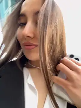 Snapshot of VelvetVixenI chatting on April 19, 3:44 pm VelvetVixenI online show from April 19, 3:44 pm