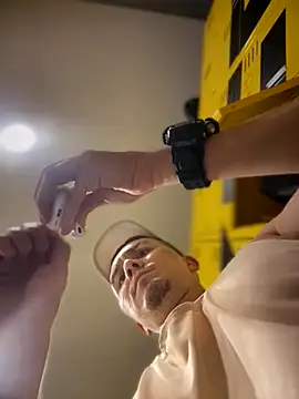 Snapshot of adam-rivera chatting on October 15, 7:14 pm adam-rivera online show from October 15, 7:14 pm