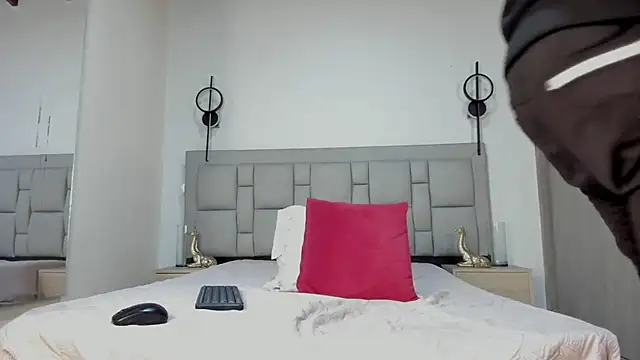 JEFFREY COTTOM online show from February 4, 12:22 pm