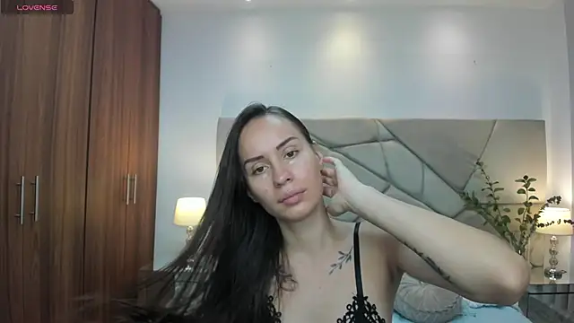Snapshot of kiim_sweett chatting on February 21, 11:11 am kiim sweett online show from February 21, 11:11 am