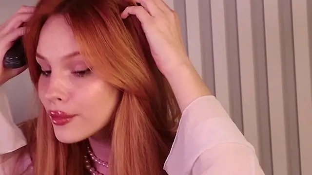 liahstormi  online show from March 22, 10:15 pm