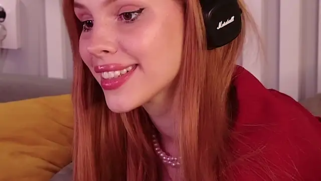liahstormi  online show from March 23, 1:31 am