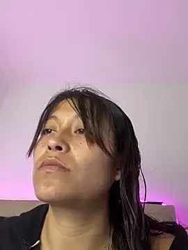 Snapshot of mariana_21x chatting on February 6, 12:59 pm mariana 21x online show from February 6, 12:59 pm