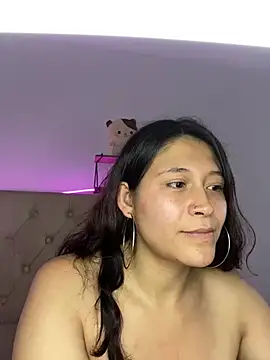Snapshot of mariana_21x chatting on February 28, 3:59 pm mariana 21x online show from February 28, 3:59 pm