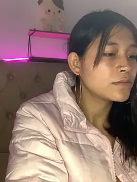Snapshot of mariana_21x chatting on March 3, 12:58 pm mariana 21x online show from March 3, 12:58 pm