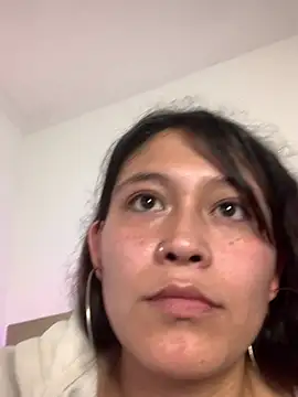 Snapshot of mariana_21x chatting on March 6, 4:28 pm mariana 21x online show from March 6, 4:28 pm