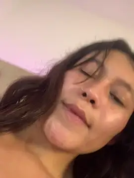 Snapshot of mariana_21x chatting on March 7, 7:16 pm mariana 21x online show from March 7, 7:16 pm