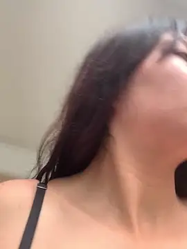 Snapshot of mariana_21x chatting on March 13, 1:18 pm mariana 21x online show from March 13, 1:18 pm