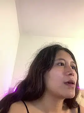 Snapshot of mariana_21x chatting on March 18, 7:53 pm mariana 21x online show from March 18, 7:53 pm
