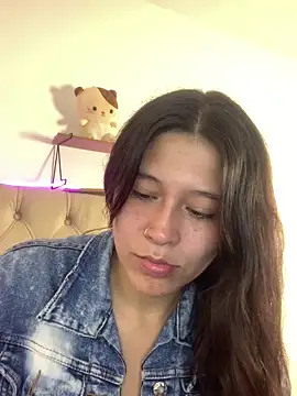 Snapshot of mariana_21x chatting on March 20, 12:53 pm mariana 21x online show from March 20, 12:53 pm