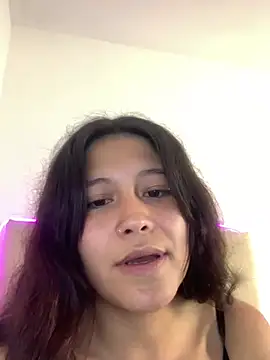 Snapshot of mariana_21x chatting on March 20, 3:58 pm mariana 21x online show from March 20, 3:58 pm