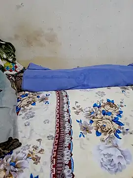 Snapshot of Linda-53 chatting on April 1, 11:13 pm Linda-53 online show from April 1, 11:13 pm