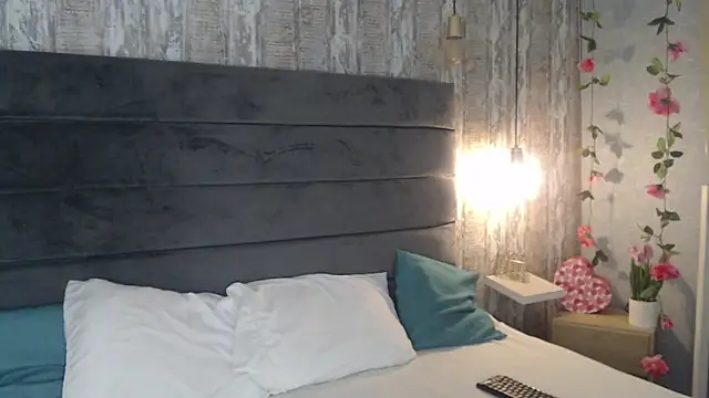 Snapshot of CrystalWoods94 chatting on March 11, 12:39 pm CrystalWoods94 online show from March 11, 12:39 pm