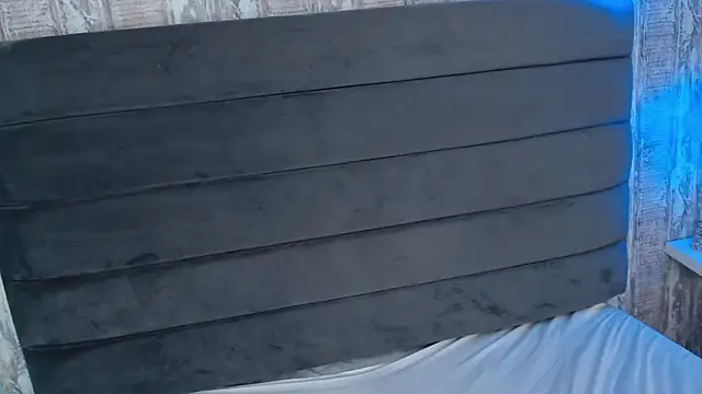 Snapshot of CrystalWoods94 chatting on September 29, 1:49 pm CrystalWoods94 online show from September 29, 1:49 pm