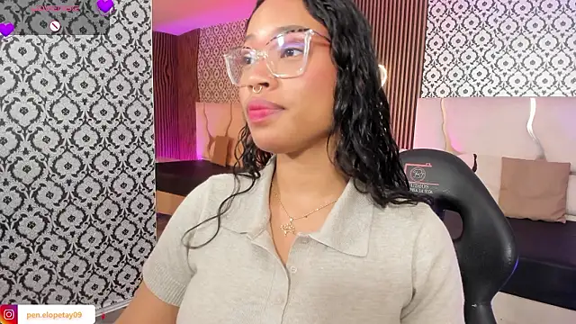 Snapshot of penelope_tay1 chatting on February 4, 3:12 am penelope tay1 online show from February 4, 3:12 am