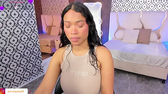 Snapshot of penelope_tay1 chatting on February 13, 3:24 am penelope tay1 online show from February 13, 3:24 am