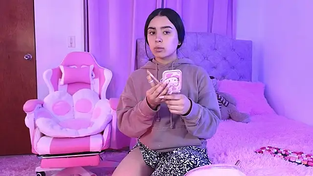 Emily-14 online show from January 28, 4:08 pm