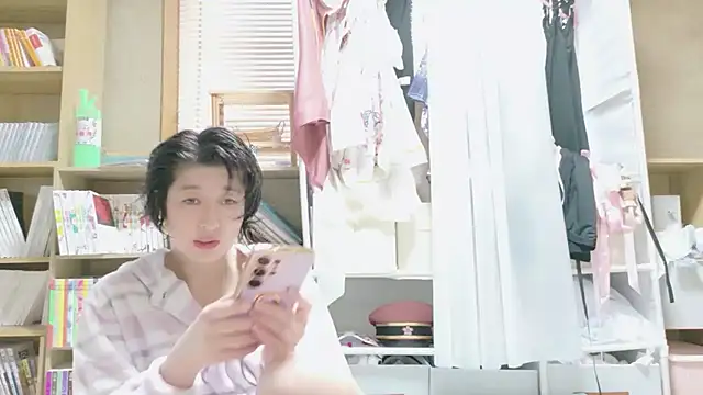 Snapshot of morikawa_sayaka chatting on February 13, 11:23 pm morikawa sayaka online show from February 13, 11:23 pm