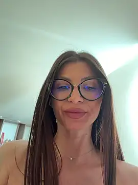 Snapshot of sweetndcrazy chatting on March 21, 8:19 am sweetndcrazy online show from March 21, 8:19 am