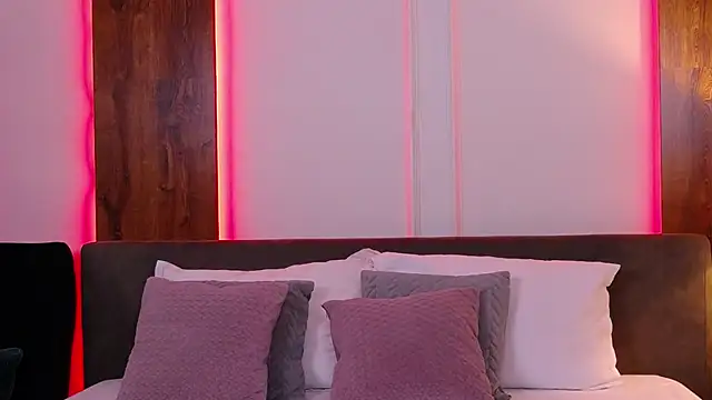 SkylerSpark online show from October 3, 8:39 pm