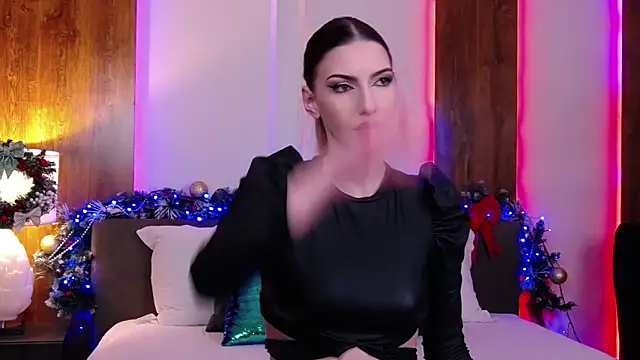 Snapshot of SkylerSpark chatting on December 20, 8:05 pm SkylerSpark online show from December 20, 8:05 pm