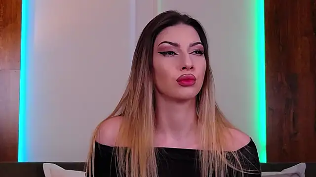 Snapshot of SkylerSpark chatting on March 4, 8:48 pm SkylerSpark online show from March 4, 8:48 pm